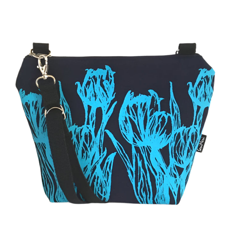 Shoulder bag made of hand-printed cotton fabric with a tulip pattern