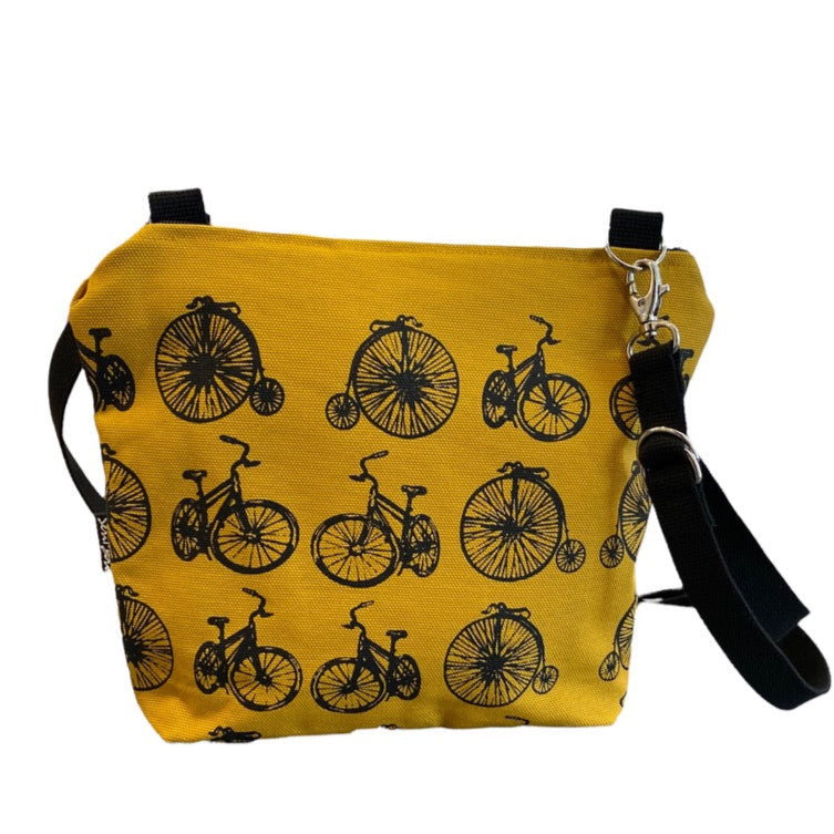 Shoulder bag made of hand-printed cotton fabric with a bicycle pattern