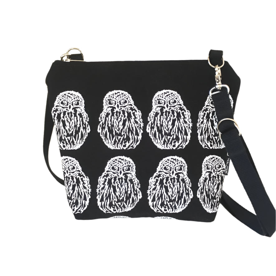 Shoulder bag made of hand-printed cotton fabric a owl pattern